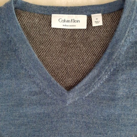 Calvin Klein Sweater - Picture 8 of 8